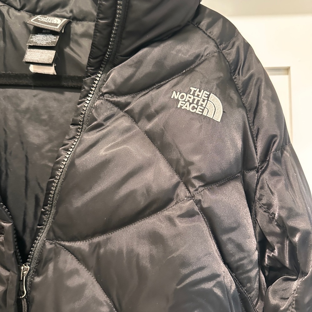 The North Face Women's 550 Diamond Puffer Black Jacket - Picture 2 of 7